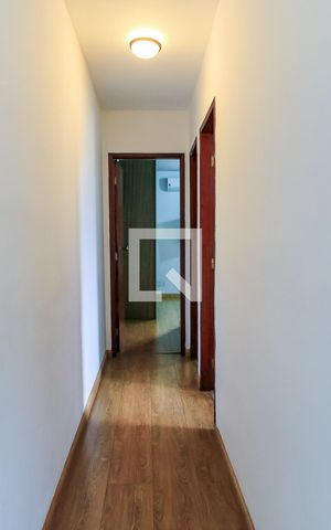 Casa à venda com 125m², 3 quartos e 3 vagas Casa à venda com 125m², 3 quartos e 3 vagasCorredor