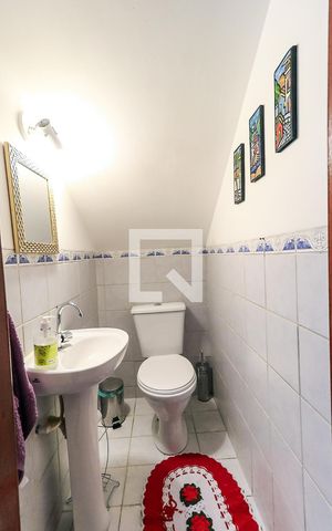 Casa à venda com 125m², 3 quartos e 3 vagas Casa à venda com 125m², 3 quartos e 3 vagasLavabo