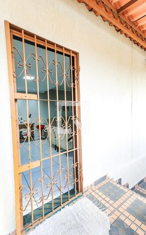 Casa à venda com 125m², 3 quartos e 3 vagas Casa à venda com 125m², 3 quartos e 3 vagasEntrada