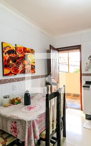 Casa à venda com 125m², 3 quartos e 3 vagas Casa à venda com 125m², 3 quartos e 3 vagasCozinha