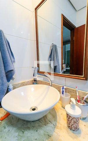 Casa à venda com 125m², 3 quartos e 3 vagas Casa à venda com 125m², 3 quartos e 3 vagasBanheiro da Suíte