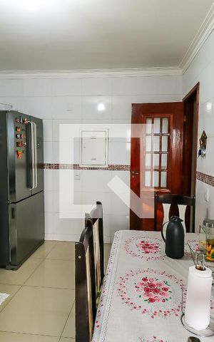 Casa à venda com 125m², 3 quartos e 3 vagas Casa à venda com 125m², 3 quartos e 3 vagasCozinha