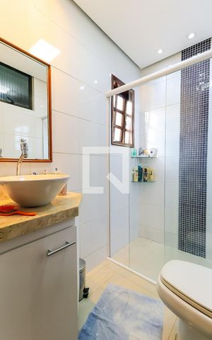 Casa à venda com 125m², 3 quartos e 3 vagas Casa à venda com 125m², 3 quartos e 3 vagasBanheiro da Suíte