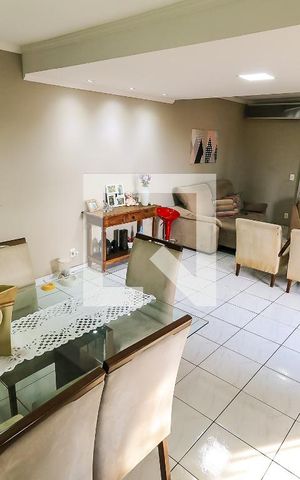Casa à venda com 125m², 3 quartos e 3 vagas Casa à venda com 125m², 3 quartos e 3 vagasSala