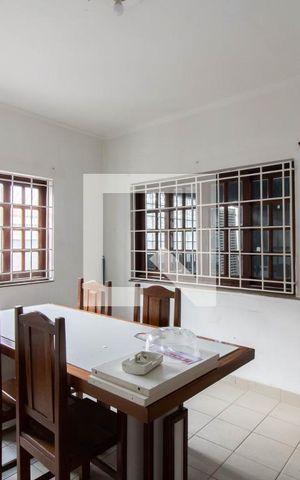 Casa à venda com 401m², 4 quartos e 4 vagas Casa à venda com 401m², 4 quartos e 4 vagasCopa