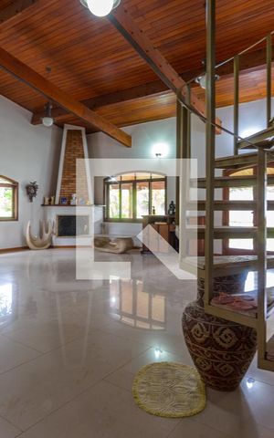 Casa de condomínio para alugar com 850m², 8 quartos e 5 vagas Casa de condomínio para alugar com 850m², 8 quartos e 5 vagasSala