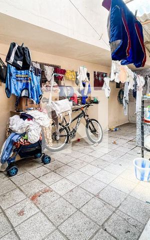 Casa à venda com 180m², 6 quartos e 2 vagasBanheiro