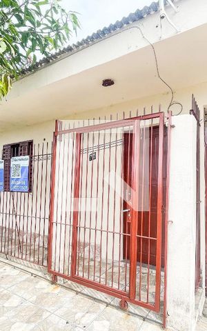 Casa à venda com 180m², 6 quartos e 2 vagasFachada