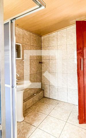 Casa à venda com 180m², 6 quartos e 2 vagasBanheiro