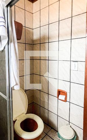 Casa à venda com 180m², 6 quartos e 2 vagasBanheiro