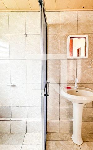 Casa à venda com 180m², 6 quartos e 2 vagasBanheiro
