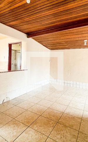 Casa à venda com 180m², 6 quartos e 2 vagasSala