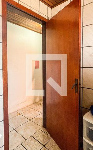 Casa à venda com 180m², 6 quartos e 2 vagasBanheiro