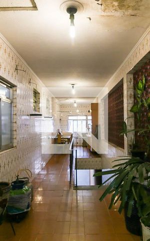 Casa à venda com 415m², 5 quartos e 2 vagas Casa à venda com 415m², 5 quartos e 2 vagasÁrea de Serviço