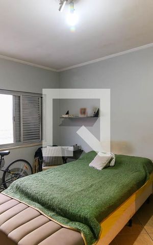Casa à venda com 415m², 5 quartos e 2 vagas Casa à venda com 415m², 5 quartos e 2 vagasQuarto 1