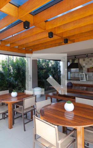 Apartamento à venda com 130m², 3 quartos e 2 vagas Apartamento à venda com 130m², 3 quartos e 2 vagasÁrea comum - Churrasqueira