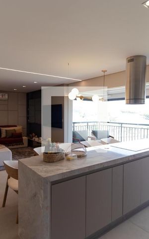 Apartamento à venda com 130m², 3 quartos e 2 vagas Apartamento à venda com 130m², 3 quartos e 2 vagasCozinha