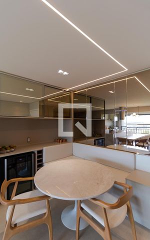 Apartamento à venda com 130m², 3 quartos e 2 vagas Apartamento à venda com 130m², 3 quartos e 2 vagasSalas