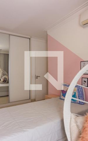 Apartamento à venda com 300m², 5 quartos e 3 vagas Apartamento à venda com 300m², 5 quartos e 3 vagasSuíte 1
