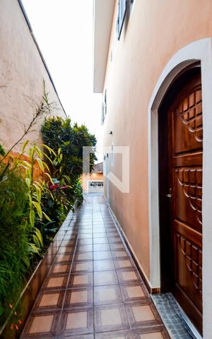 Casa à venda com 181m², 3 quartos e 2 vagasCorredor Lateral