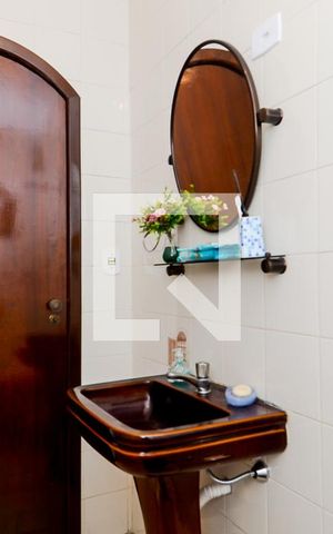 Casa à venda com 181m², 3 quartos e 2 vagasBanheiro Social 1