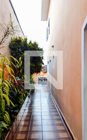 Casa à venda com 181m², 3 quartos e 2 vagasCorredor Lateral