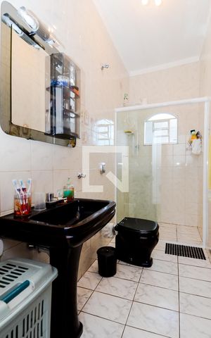 Casa à venda com 181m², 3 quartos e 2 vagasBanheiro Social 1
