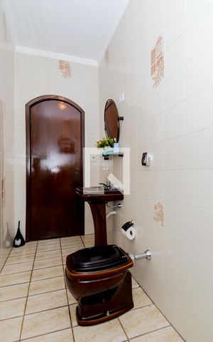 Casa à venda com 181m², 3 quartos e 2 vagasBanheiro Social 1
