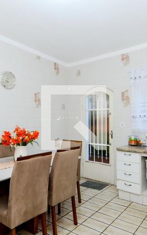 Casa à venda com 181m², 3 quartos e 2 vagasCozinha