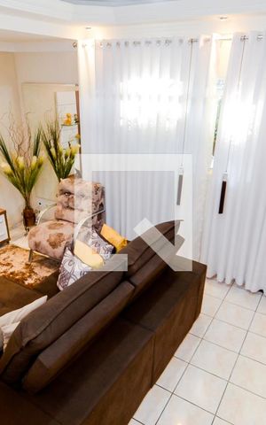 Casa à venda com 181m², 3 quartos e 2 vagasSala