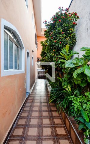 Casa à venda com 181m², 3 quartos e 2 vagasCorredor Lateral