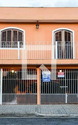Casa à venda com 181m², 3 quartos e 2 vagasFachada