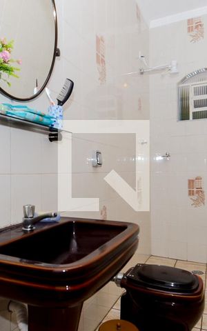 Casa à venda com 181m², 3 quartos e 2 vagasBanheiro Social 2