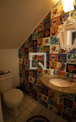 Casa de condomínio à venda com 128m², 3 quartos e 2 vagas Casa de condomínio à venda com 128m², 3 quartos e 2 vagasLavabo
