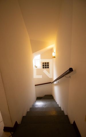 Casa de condomínio à venda com 128m², 3 quartos e 2 vagas Casa de condomínio à venda com 128m², 3 quartos e 2 vagasEscada