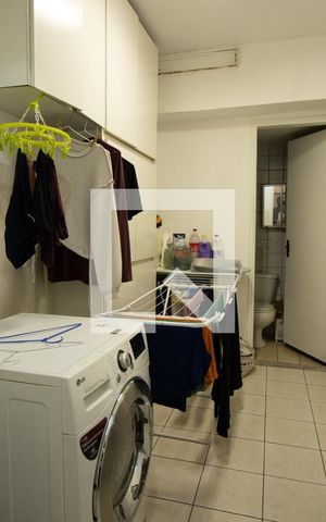 Casa de condomínio à venda com 128m², 3 quartos e 2 vagas Casa de condomínio à venda com 128m², 3 quartos e 2 vagasÁrea de Serviço