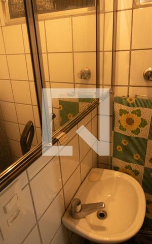 Casa de condomínio à venda com 128m², 3 quartos e 2 vagas Casa de condomínio à venda com 128m², 3 quartos e 2 vagasBanheiro de serviço