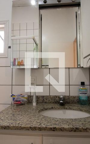 Casa de condomínio à venda com 128m², 3 quartos e 2 vagas Casa de condomínio à venda com 128m², 3 quartos e 2 vagasBanheiro do Quarto 1