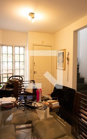 Casa de condomínio à venda com 128m², 3 quartos e 2 vagas Casa de condomínio à venda com 128m², 3 quartos e 2 vagasSala