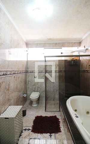 Casa à venda com 320m², 4 quartos e 3 vagasQuarto 1 - Suíte Banheiro