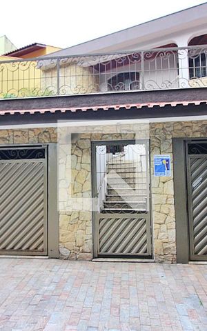 Casa à venda com 320m², 4 quartos e 3 vagasFachada