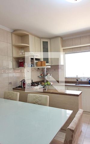 Casa à venda com 320m², 4 quartos e 3 vagasCozinha