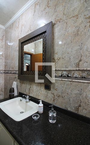 Casa à venda com 320m², 4 quartos e 3 vagasQuarto 1 - Suíte Banheiro