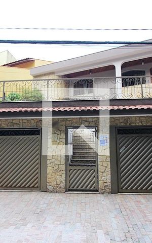 Casa à venda com 320m², 4 quartos e 3 vagasFachada