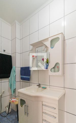 Apartamento à venda com 64m², 2 quartos e sem vaga Apartamento à venda com 64m², 2 quartos e sem vagaBanheiro