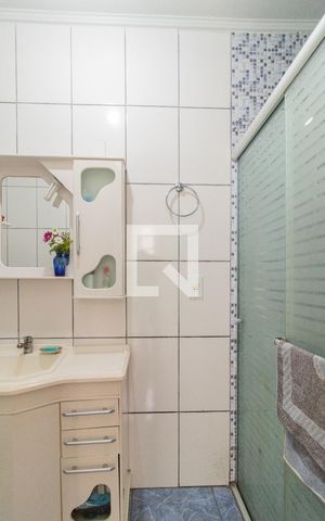 Apartamento à venda com 64m², 2 quartos e sem vaga Apartamento à venda com 64m², 2 quartos e sem vagaBanheiro