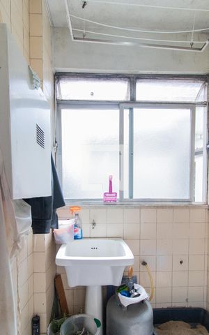 Apartamento à venda com 64m², 2 quartos e sem vaga Apartamento à venda com 64m², 2 quartos e sem vagaCozinha e Área de Serviço