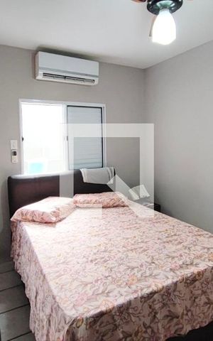 Casa à venda com 250m², 3 quartos e 3 vagas Casa à venda com 250m², 3 quartos e 3 vagasQuarto 2