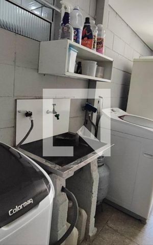 Casa à venda com 250m², 3 quartos e 3 vagas Casa à venda com 250m², 3 quartos e 3 vagasÁrea de Serviço