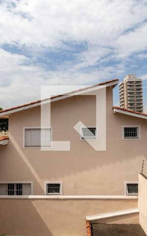 Casa à venda com 250m², 4 quartos e 4 vagas Casa à venda com 250m², 4 quartos e 4 vagasVista do Quarto 3